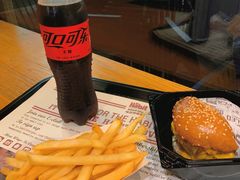-The Habit Burger Grill 哈比特汉堡(爱琴海店)
