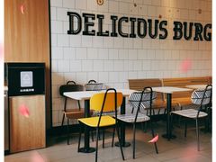-麦当劳(杨林得来速店)