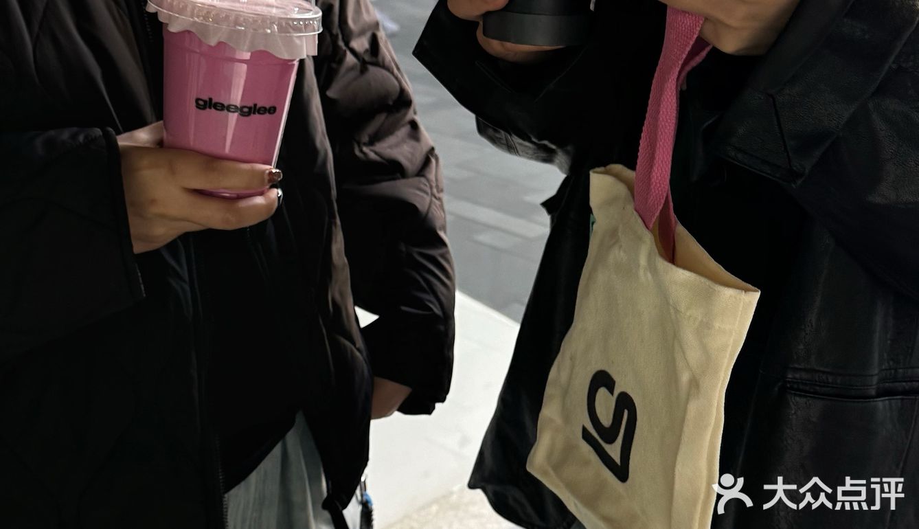 属于北京的本土奶茶 多巴胺风一下成为各大商圈里最靓的仔