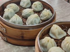 荠菜鲜肉小笼包-曼曼汤包(建国西路店)