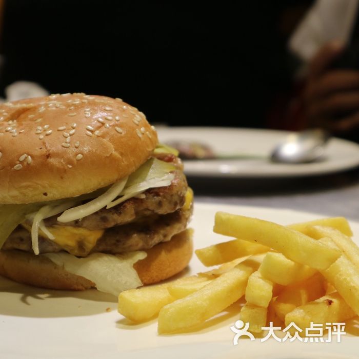 百万庄园牛肉汉堡套餐图片-北京其他美食-大众点评网