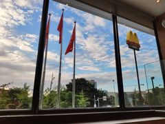 -麦当劳(国际社区店)