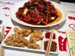 -肥肥虾庄·金牌油焖大虾(汉街SKP店)