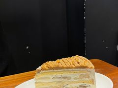 栗子奶油蛋糕-black rainbow coffee