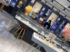 -宏宇眼镜蔡司依视路折扣店(兆佳眼镜城店)