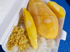 -芒果糯米饭摊子