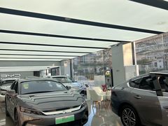 -比亚迪汽车王朝网(易能环耀银海大厦城市展厅)