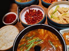 -明洞阿姨·韩式酱蟹烤肉·创意料理(三元桥店)