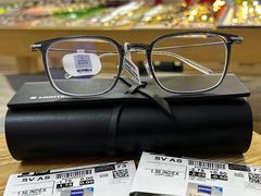 -天空之镜眼镜店蔡司依视路配镜授权零售店(望京颐堤港店)