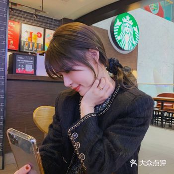 气垫烫 发型 锁骨发 黑茶色 显白发色 漫画刘海