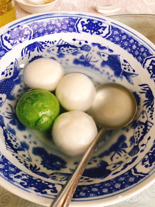 孙府酒家-荠菜团子芝麻团子-菜-荠菜团子芝麻团子图片-无锡美食-大众