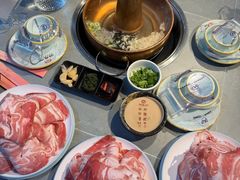 -洞庭洲·防空洞火锅·铜锅涮肉·烧烤(新百广场店)