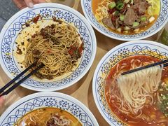 -李与白包子铺(桐梓林店)