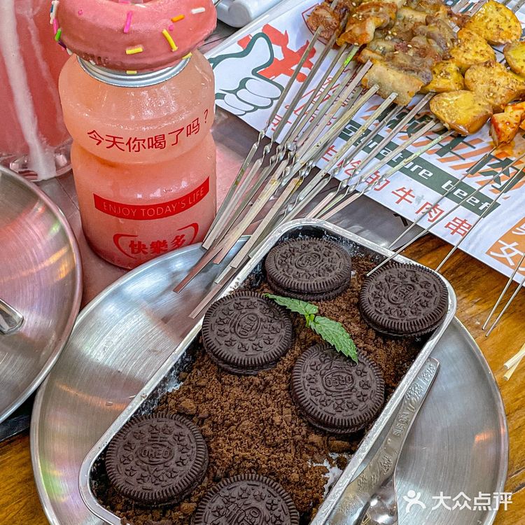 对不起钱钱💰天津这家烧烤的甜品我非吃不可！