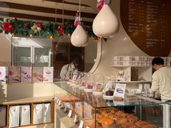 -VERIE BAKEHOUSE