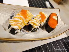 蟹黄鱼籽军舰寿司-井梧町川式料理(海河店)