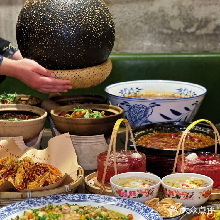 杨记隆府重庆江湖菜新品上市,等你来品尝