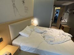 -网鱼电竞酒店(深圳福田石厦地铁站店)