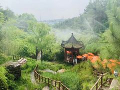 -雪山彩虹谷景区