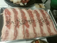 -山野的朋友露营炭火烤肉