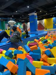 -袋鼠王蹦床公园(中信泰富万达广场嘉定新城店)