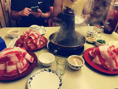 -洞庭洲·防空洞火锅·铜锅涮肉·烧烤(新百广场店)