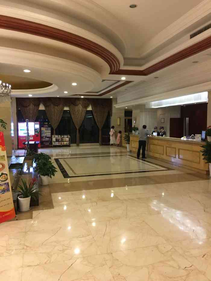 千岛湖花园饭店-"酒店比较新,硬件还可以,不过说是酒店其实.