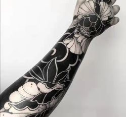 点击看大图 -龙之吻专业刺青·手工耳洞·纹身去色