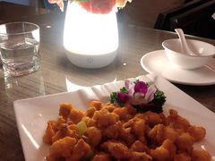-浅深休闲酒店-停车场