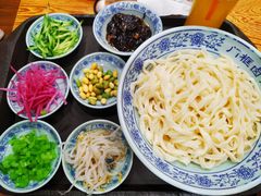 老北京炸酱面-门框胡同百年卤煮(新街口店)