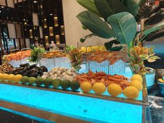 -广州万富希尔顿酒店·感趣自助餐厅·金秋蟹宴生蚝海鲜刺身