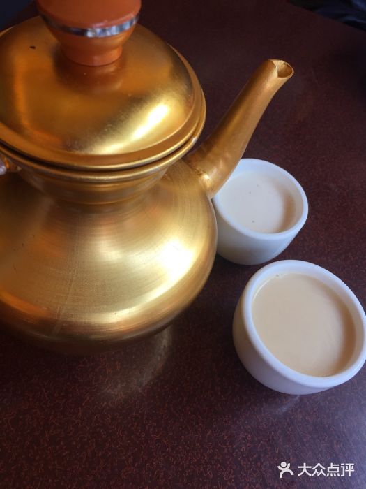 银同牦牛肉火锅图片