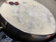-洪氏嗨捞·广东猪肚鸡·椰子鸡火锅(西咸万象城店)