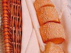 香蒜面包-西堤厚牛排(新世界店)