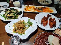 -东口码头·烧鸽子·鱼头泡饼·地方菜(金鹰悦城店)