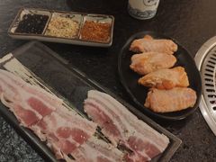 -炙忧烤肉屋(中国铁建广场店)