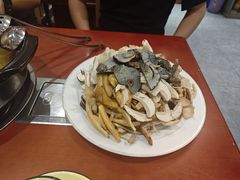 -菌之家·专业纯野生菌火锅·特色炒菌