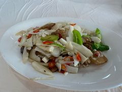 鲜竹笋炒五花肉-广客美食坊(丹霞山店)