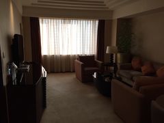 912房间客厅-厦门喜来登酒店
