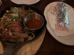 驰名烟熏嫩猪小排-Chili's Cafe&Bar奇利斯(滨江店)