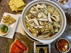 -野菌园·野生菌火锅首创第一家(关兴路总店)