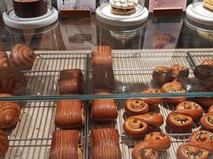 -VERIE BAKEHOUSE