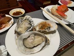 -广州万富希尔顿酒店·感趣自助餐厅·金秋蟹宴生蚝海鲜刺身