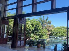-亚龙湾喜来登·美景台大堂吧