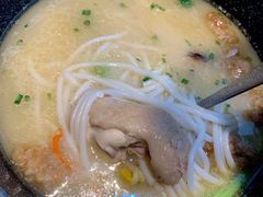 云南过桥米线-云海肴云南菜(浦江欢乐颂店)