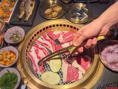 -铭牛烧肉·和牛海鲜自助(高新月牙湖店)