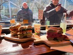 -Catch Bagel(芳草地店)