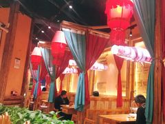 -老滇山寨•云南特色菜•地方菜•民族风情歌舞表演(金碧店)