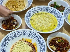 -李与白包子铺(桐梓林店)