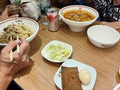 -顺溜·手工刀削面·黑金店(铜锣湾店)
